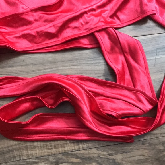 Shane Justin red satin crop top shirt criss cross size XS - Picture 8 of 13